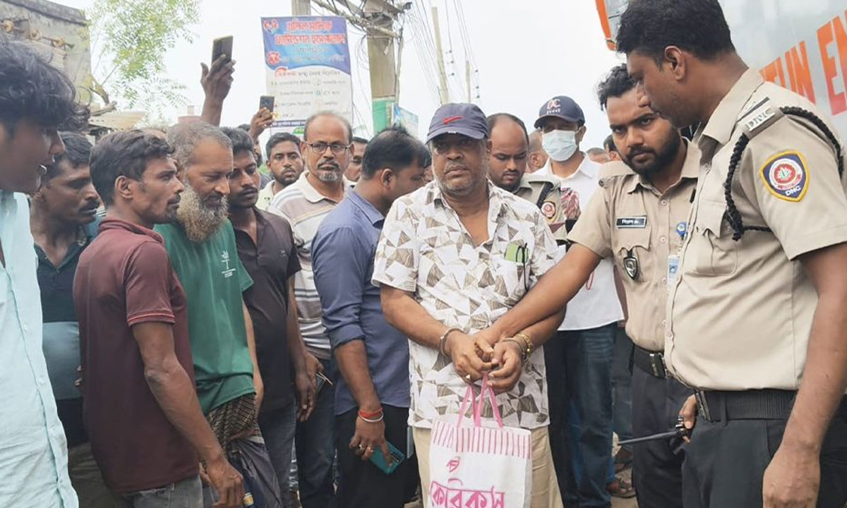 চুয়াডাঙ্গায় ২ হাজার ৬৫০ ইয়াবাসহ আওয়ামী লীগ নেতা আটক