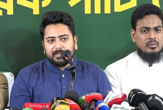 স্বরাষ্ট্রমন্ত্রীকে দায়িত্বে রেখে আইনশৃঙ্খলা ফেরানো সম্ভব নয়: নাহিদ ইসলাম