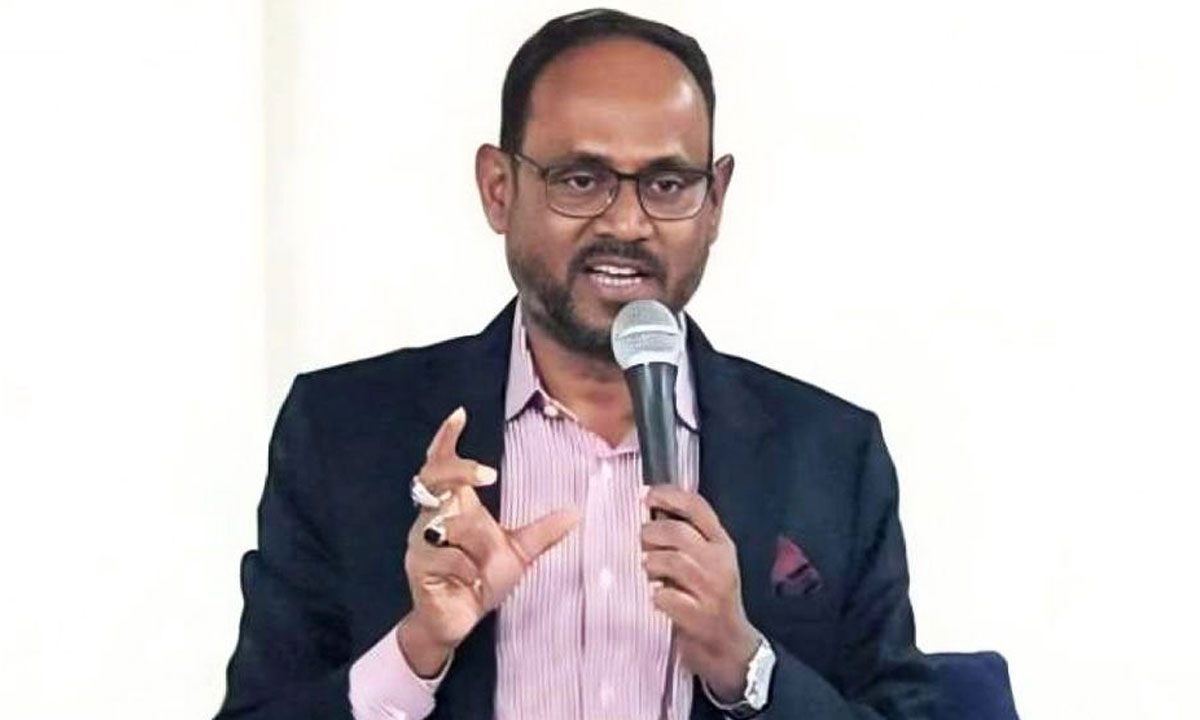 মা ইলিশ রক্ষায় জেলেদের আগামী ২২ দিন নদীতে জাল না ফেলার আহ্বান প্রাণিসম্পদ প্রতিমন্ত্রীর
