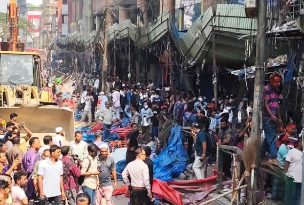 গুলিস্তানে ফুটপাত দখলমুক্ত করতে ডিএসসিসির অভিযান