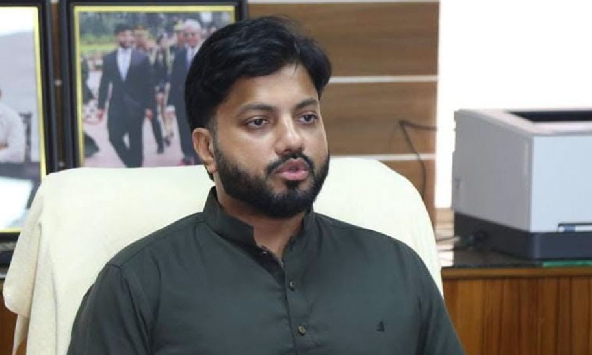 দুপুরে প্রতিমন্ত্রীর পদ ছাড়ার ঘোষণা দেবেন ইশরাক