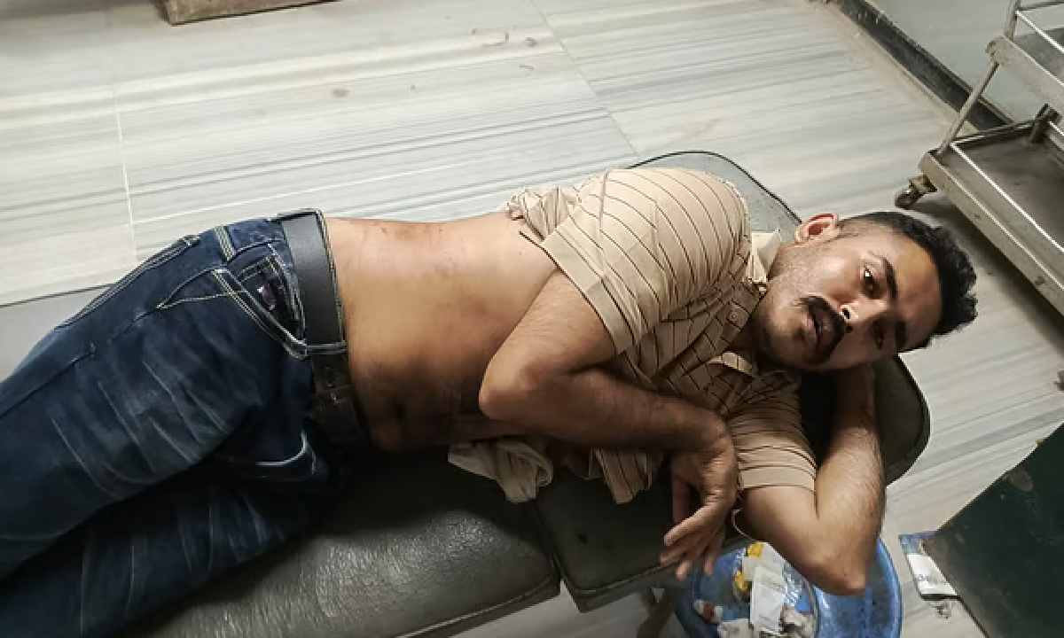 খুলনায় যুবদল নেতাকে গুলি, আহত অবস্থায় হাসপাতালে
